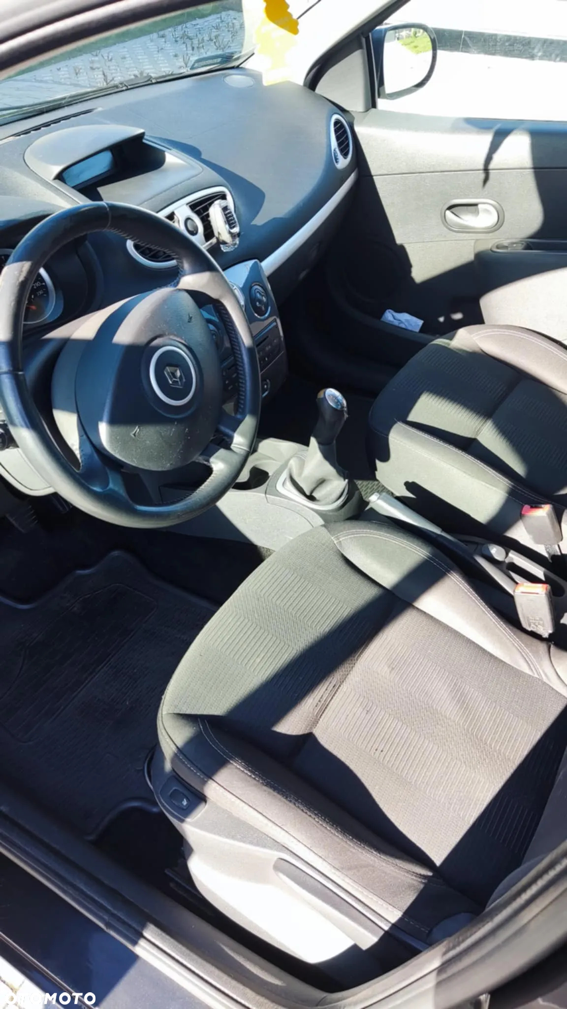 Renault Clio - 11