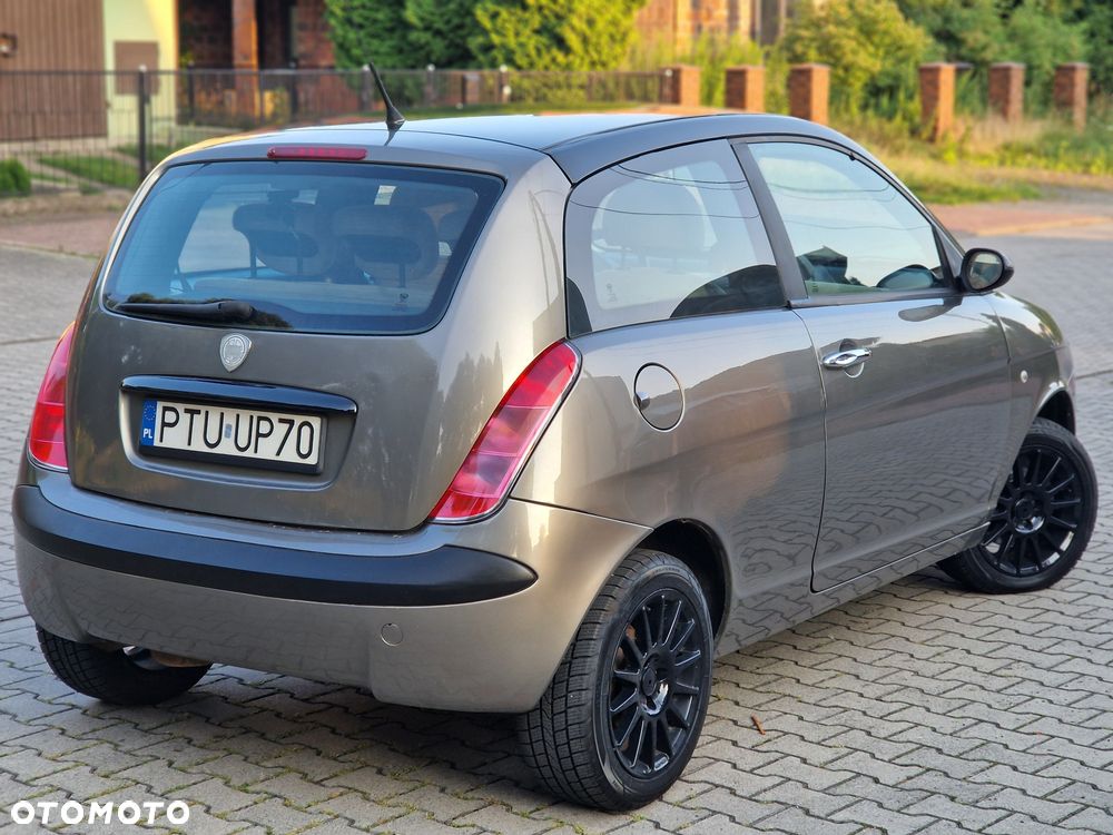 Lancia Ypsilon - 6