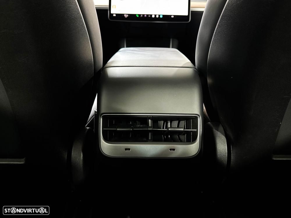 Tesla Model 3 Long-Range Dual Motor AWD - 27