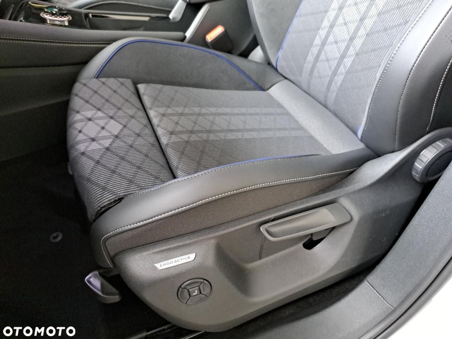 Volkswagen Tiguan - 12
