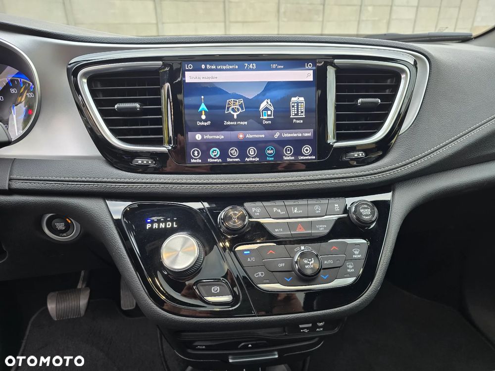 Chrysler Pacifica - 20
