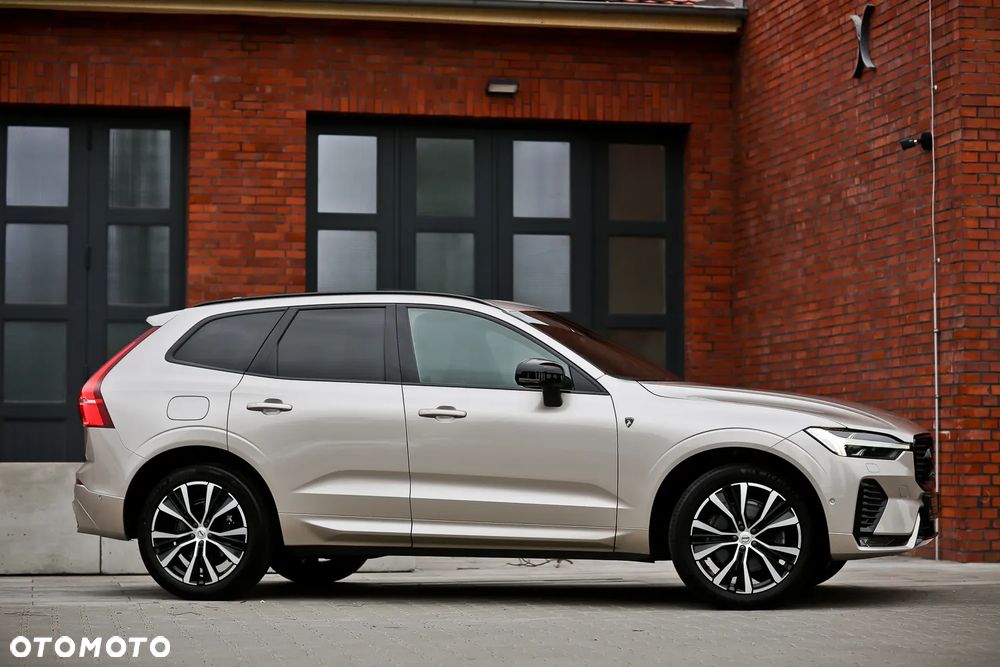 Volvo XC 60 B4 D AWD Ultimate Dark - 3