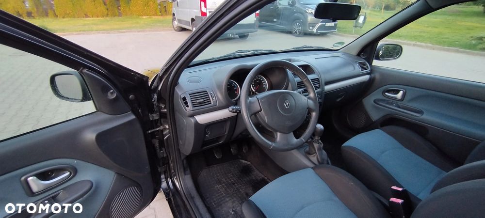 Renault Clio 1.2 16V Campus - 6