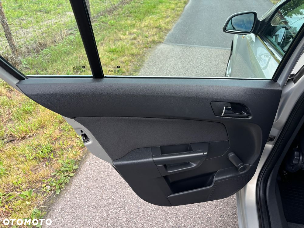 Opel Astra III 1.4 Enjoy - 19