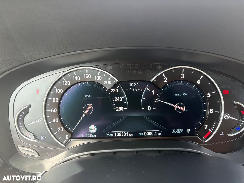 BMW Seria 5 540i xDrive AT - 11