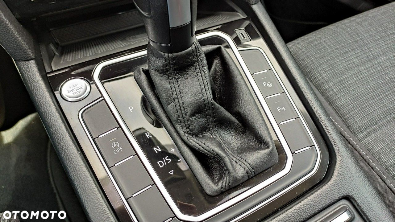 Volkswagen Passat - 17