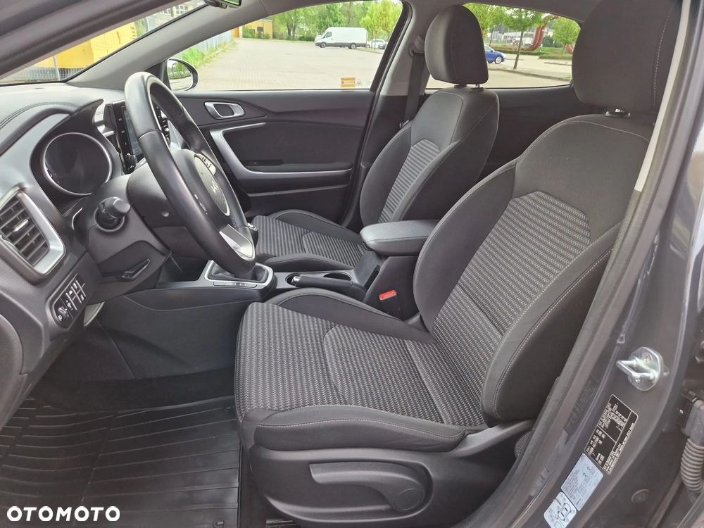 Kia XCeed 1.5 T-GDI M - 20