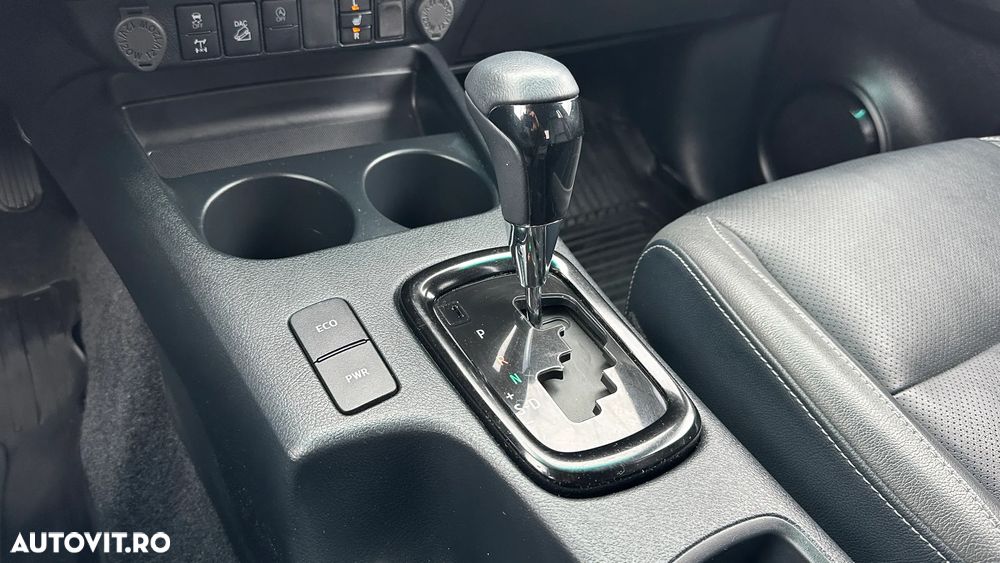 Toyota Hilux 2.8D 204CP 4x4 Double Cab AT Invincible Color Edition - 24