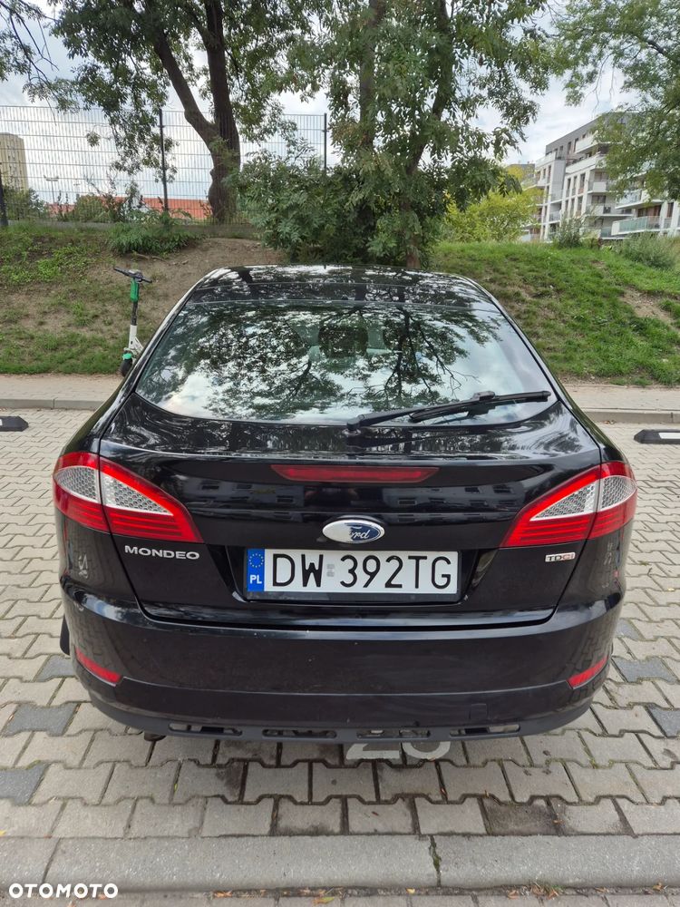 Ford Mondeo 2.0 TDCi Ambiente - 11