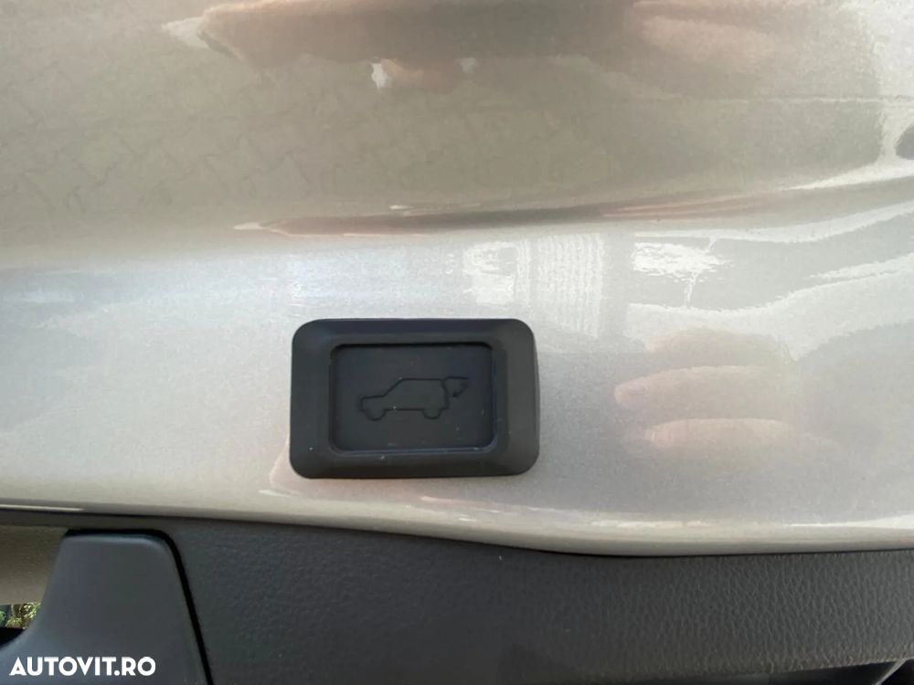 Toyota RAV4 2.5 Hybrid VVT-iE 4x4 Luxury - 18