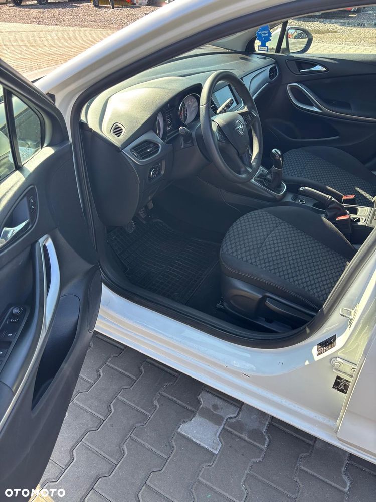 Opel Astra 1.6 CDTI Essentia - 9