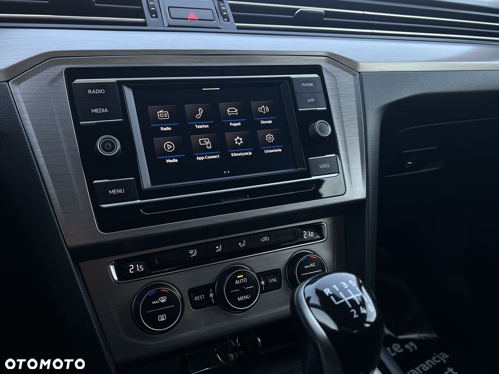 Volkswagen Passat 1.5 TSI EVO Essence - 19