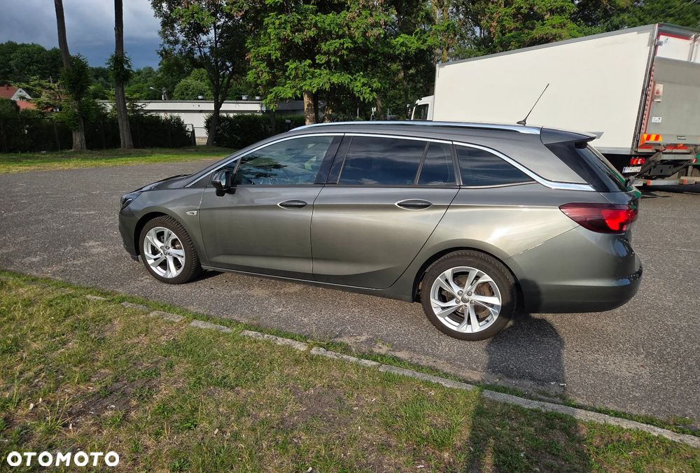 Opel Astra 1.6 CDTI Dynamic S&S - 2