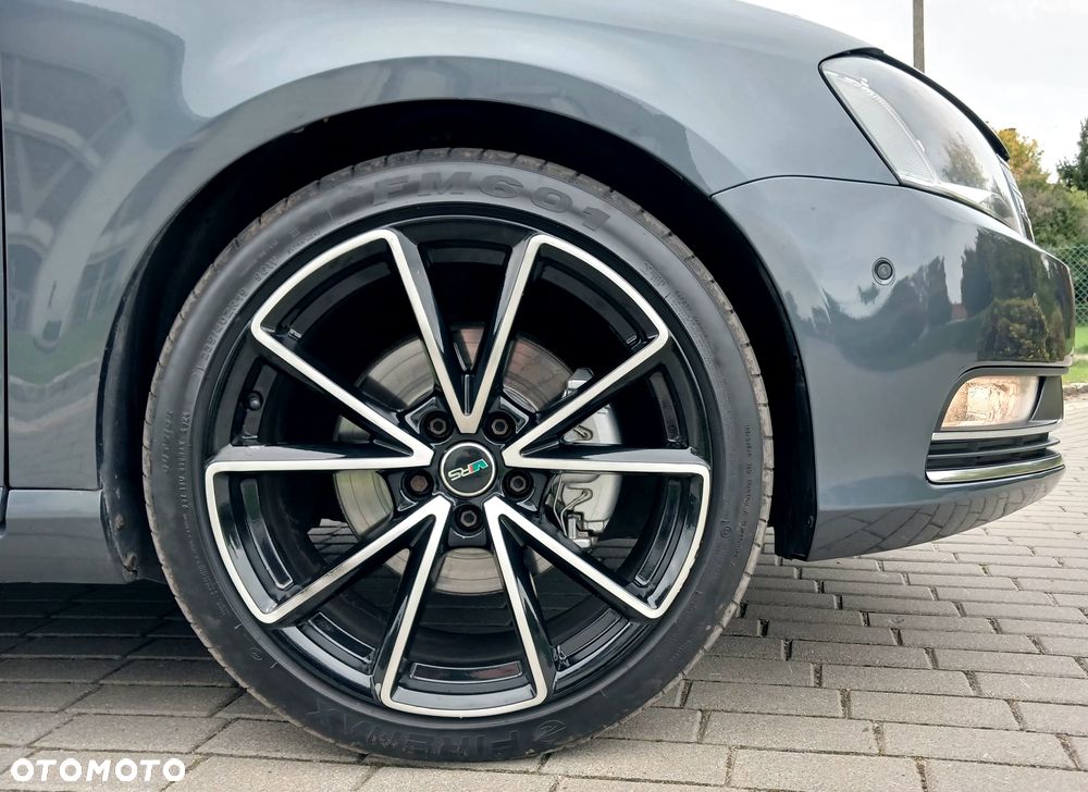 Volkswagen Passat - 33