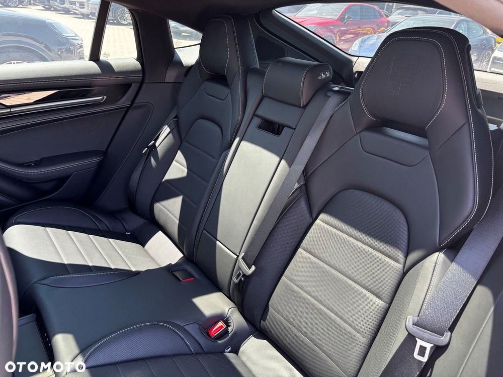 Porsche Panamera - 32