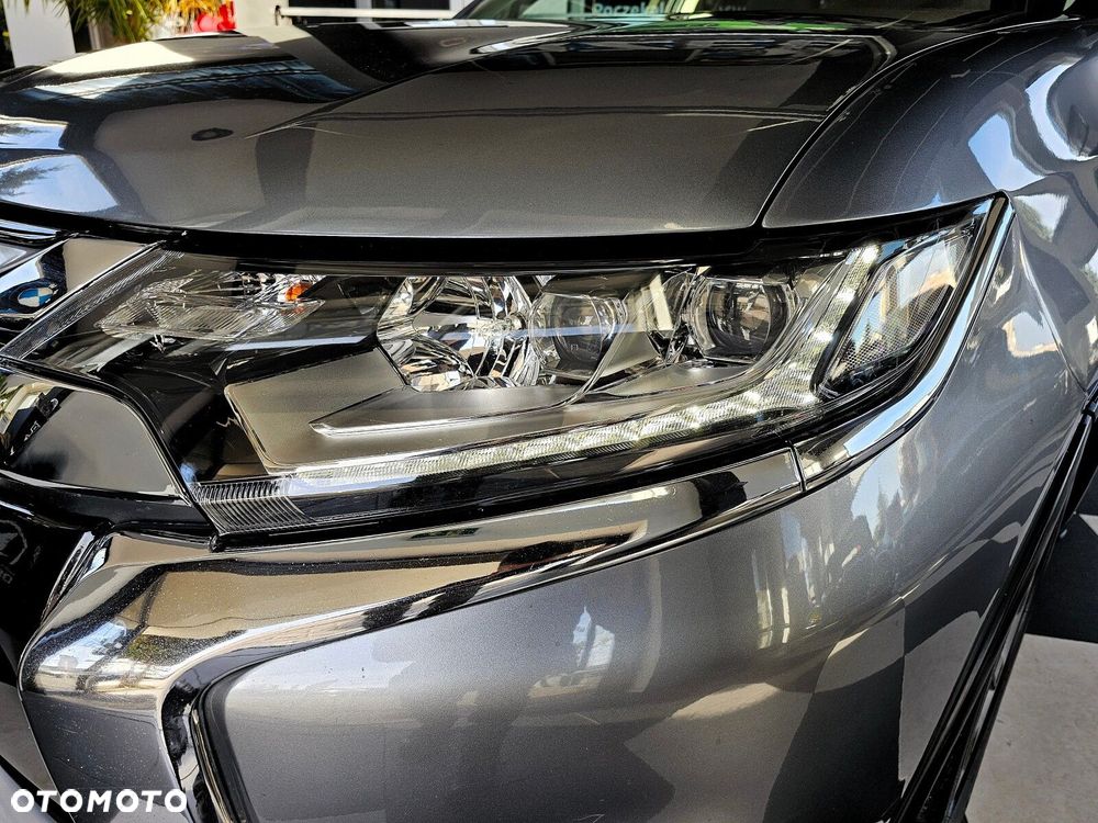 Mitsubishi Outlander - 10