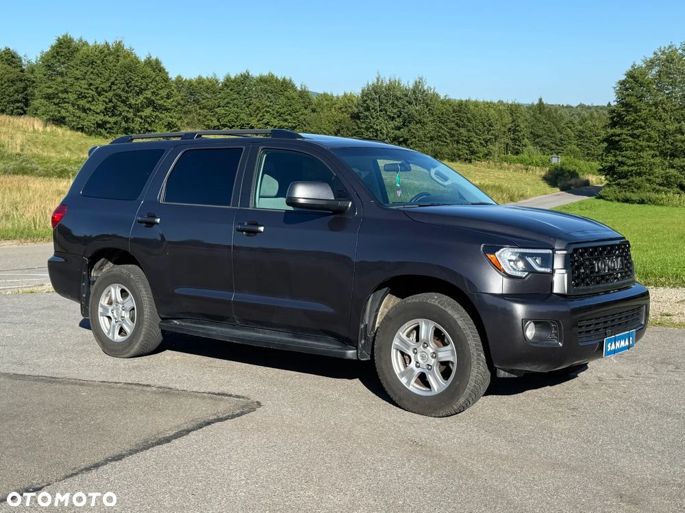 Toyota Sequoia - 2