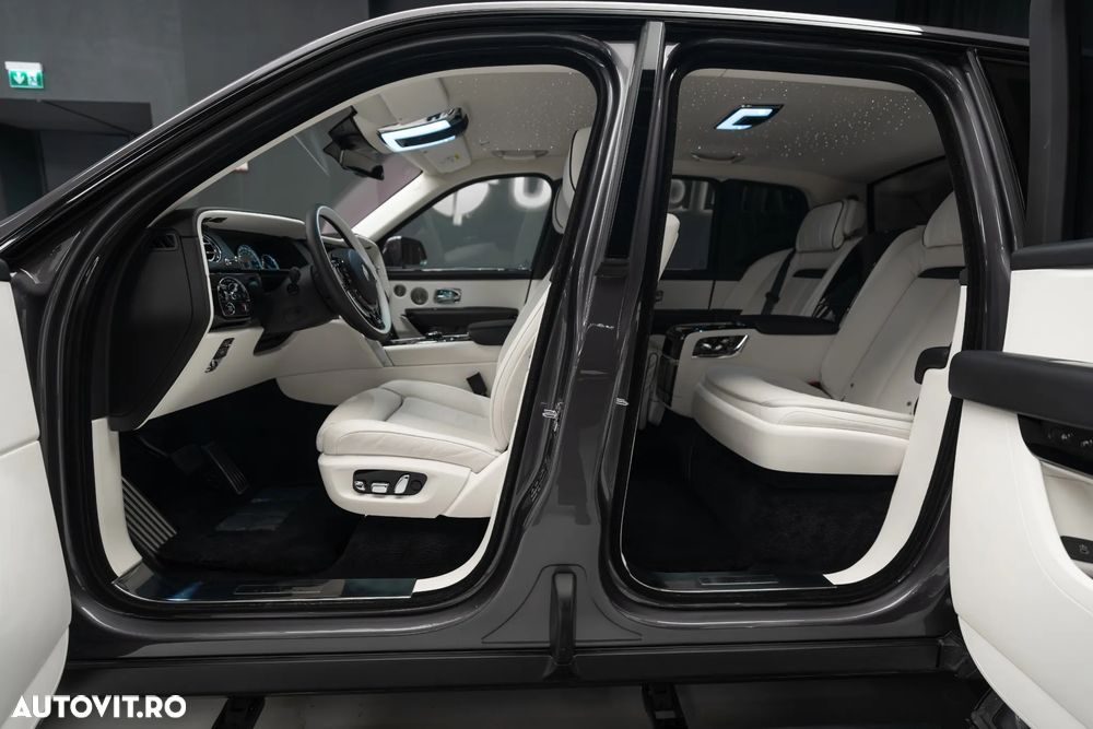 Rolls-Royce Cullinan Standard - 22