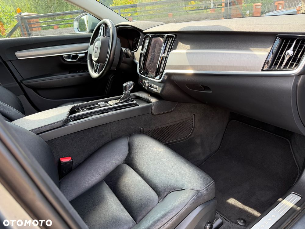 Volvo V90 D4 Momentum - 10