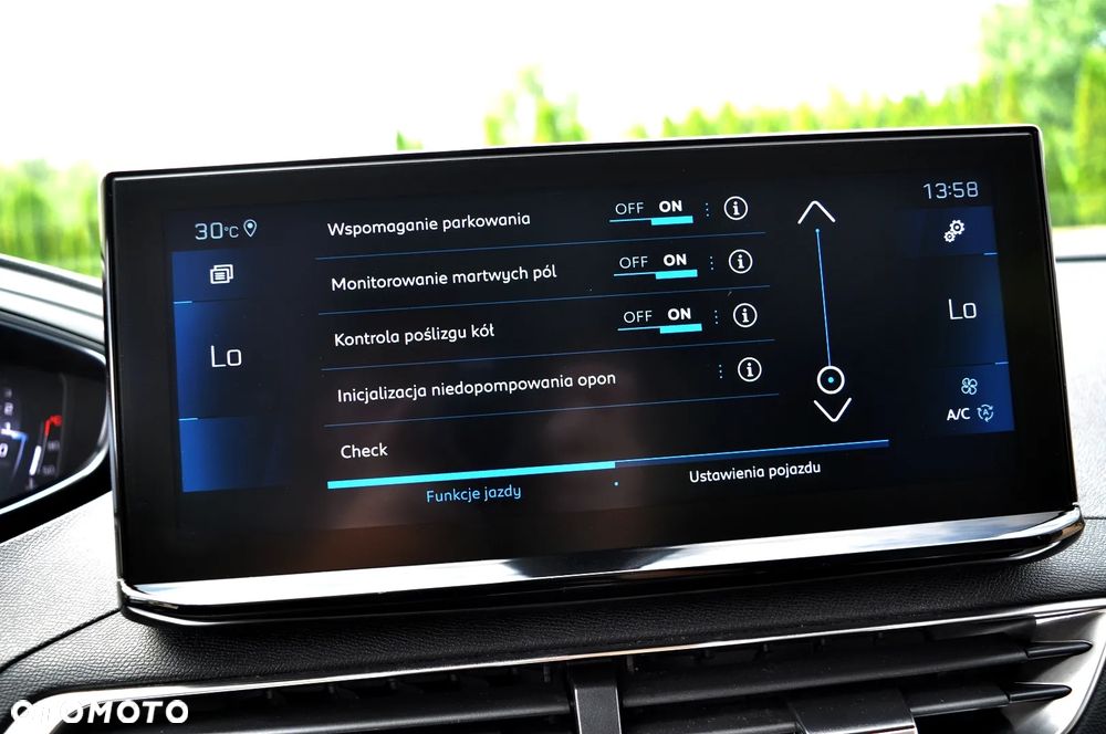 Peugeot 3008 1.2 PureTech Allure S&S EAT8 - 26