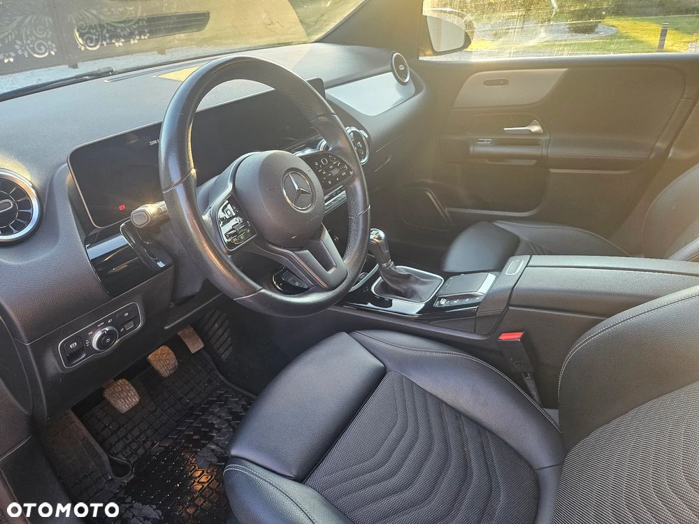 Mercedes-Benz Klasa B 180 d AMG Line - 12