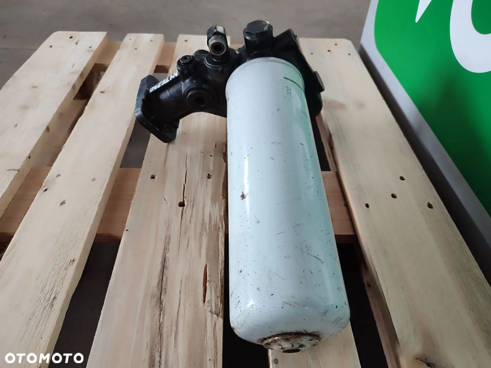 Podstawa filtra oleju NEW HOLLAND TG230 - 4
