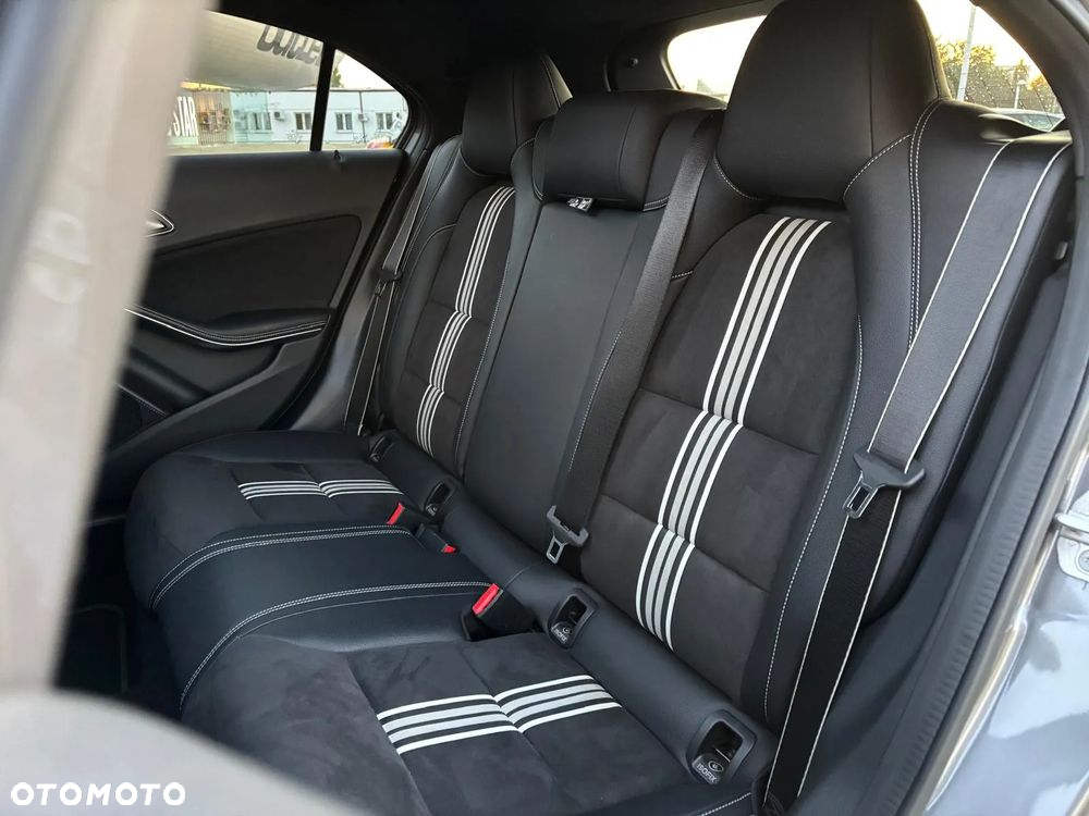 Mercedes-Benz Klasa A 180 7G-DCT AMG Line - 15