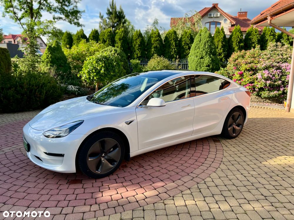 Tesla Model 3 - 10