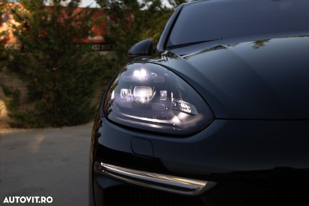 Porsche Cayenne - 9