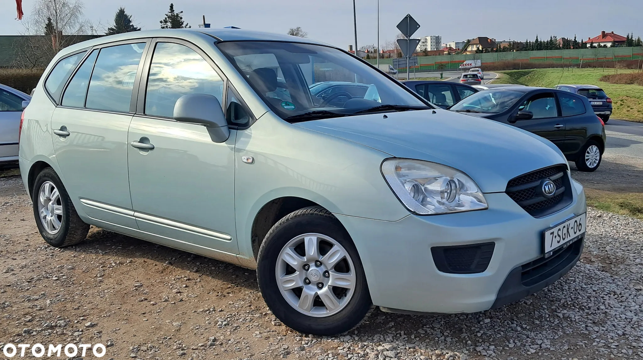 Kia Carens 2.0 CVVT LX Basis - 2