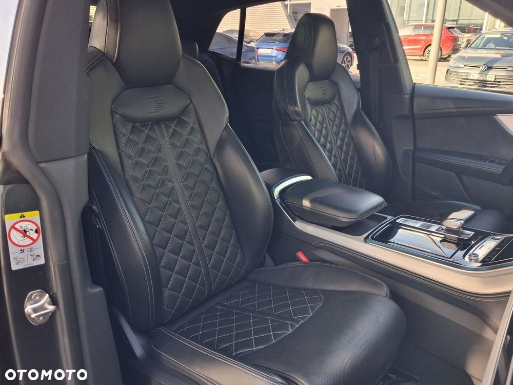 Audi Q8 - 30
