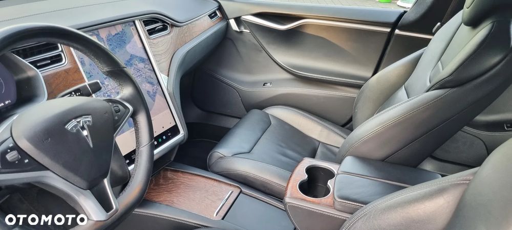 Tesla Model S - 25
