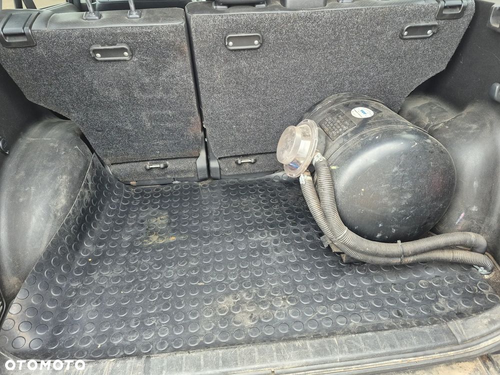 Suzuki Grand Vitara 2.0 - 8
