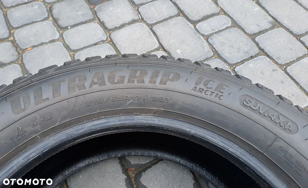Opony zimowe Goodyear Ultra Grip Ice Arctic SUV 215/65 R17 - 7