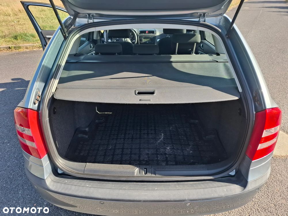 Skoda Octavia 1.6 Tour - 14