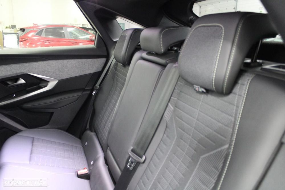 Peugeot E-3008 73 kWh GT - 15