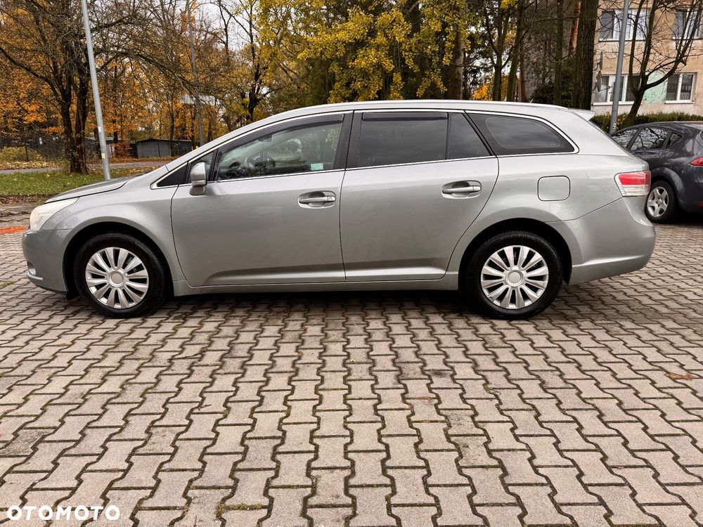 Toyota Avensis - 11