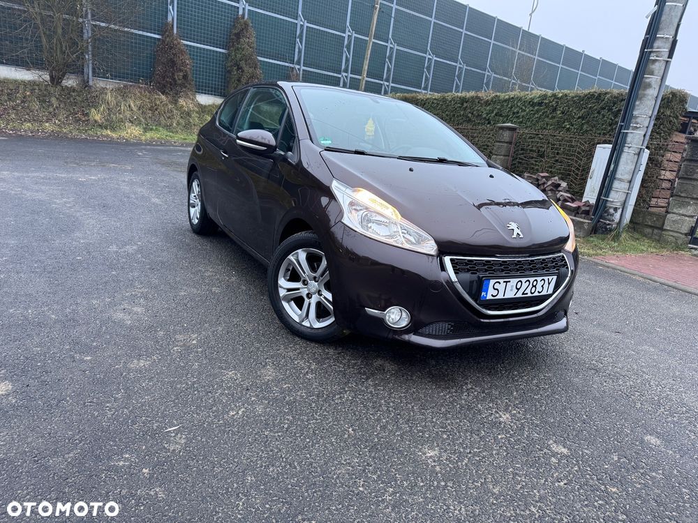 Peugeot 208 PureTech 82 Allure - 2