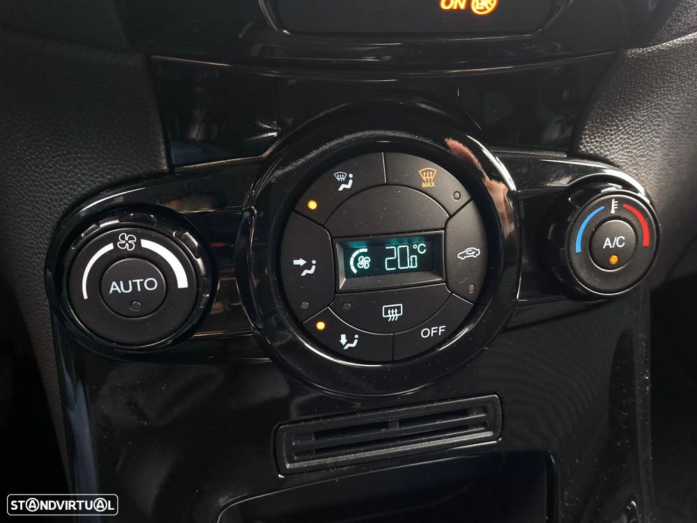 Ford Fiesta 1.5 TDCi Titanium - 18