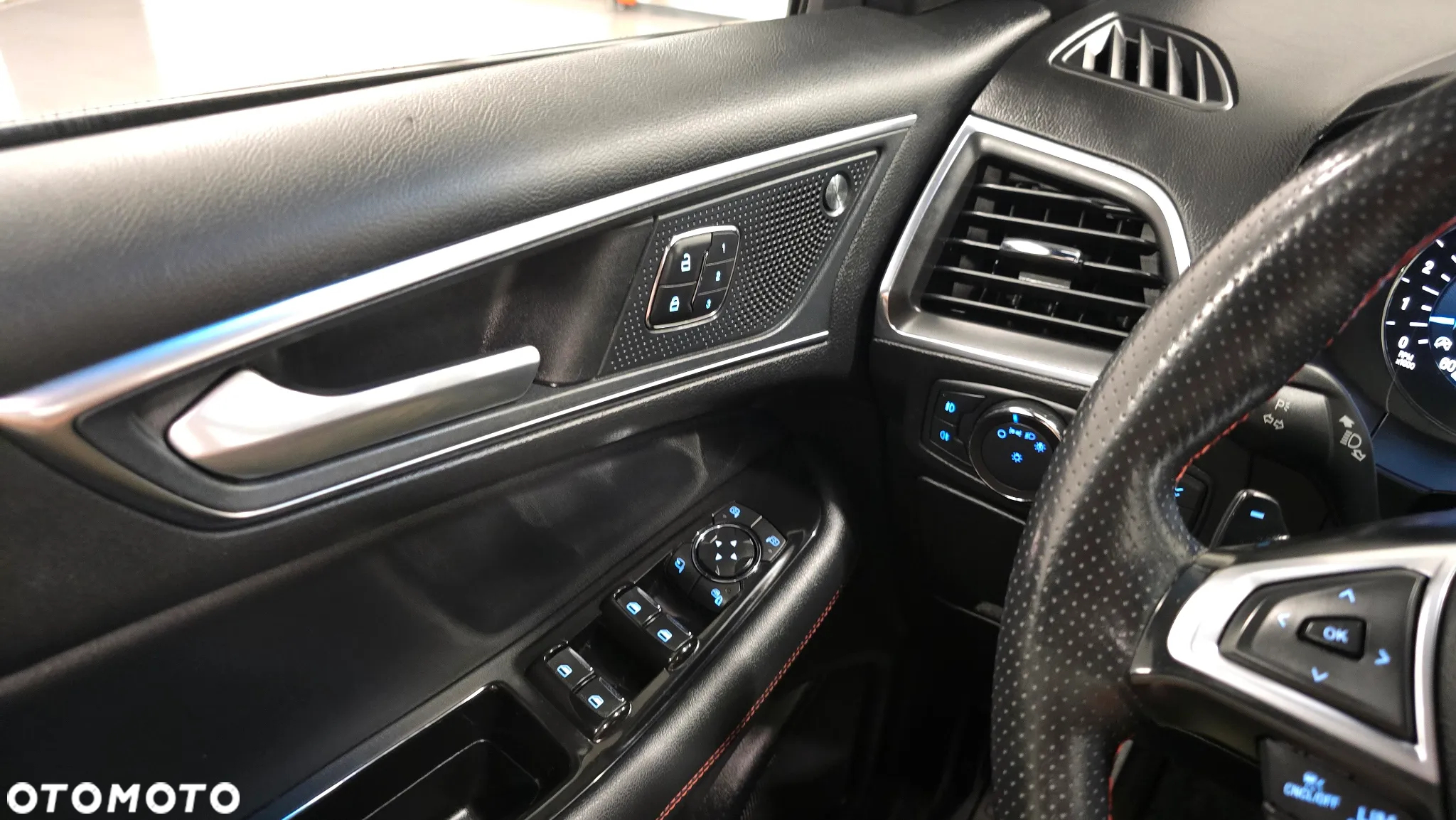 Ford Edge 2.0 EcoBlue Twin-Turbo 4WD ST-Line - 24