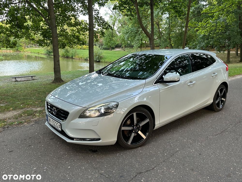Volvo V40 T3 R-Design Momentum - 36