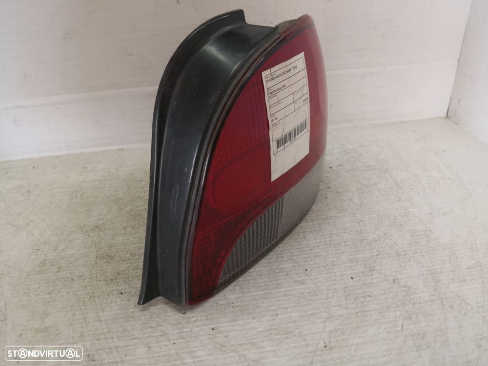 Farolim Stop Dto Hyundai Accent Ii Três Volumes (Lc) - 2