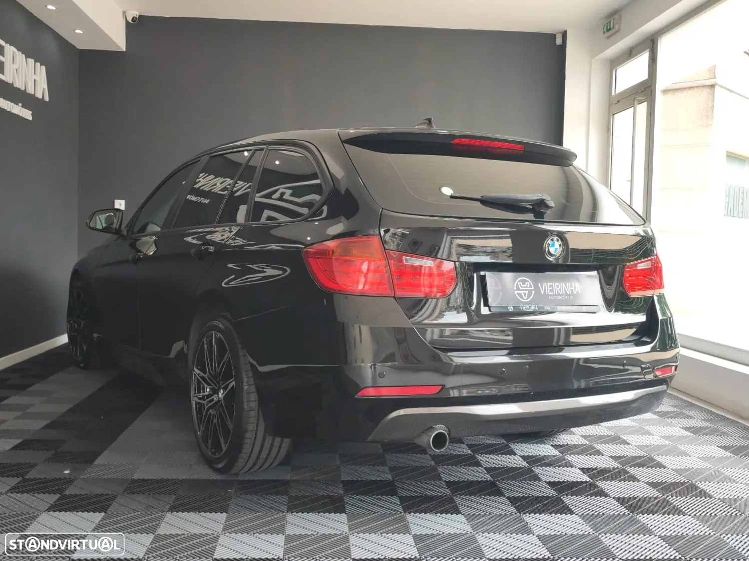 BMW 318 d Touring - 12
