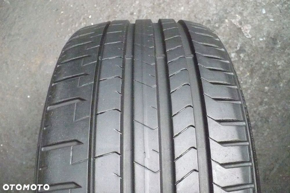 2x PIRELLI P Zero PZ4 235/35R19 5,3mm 6,2mm 2022 - 2