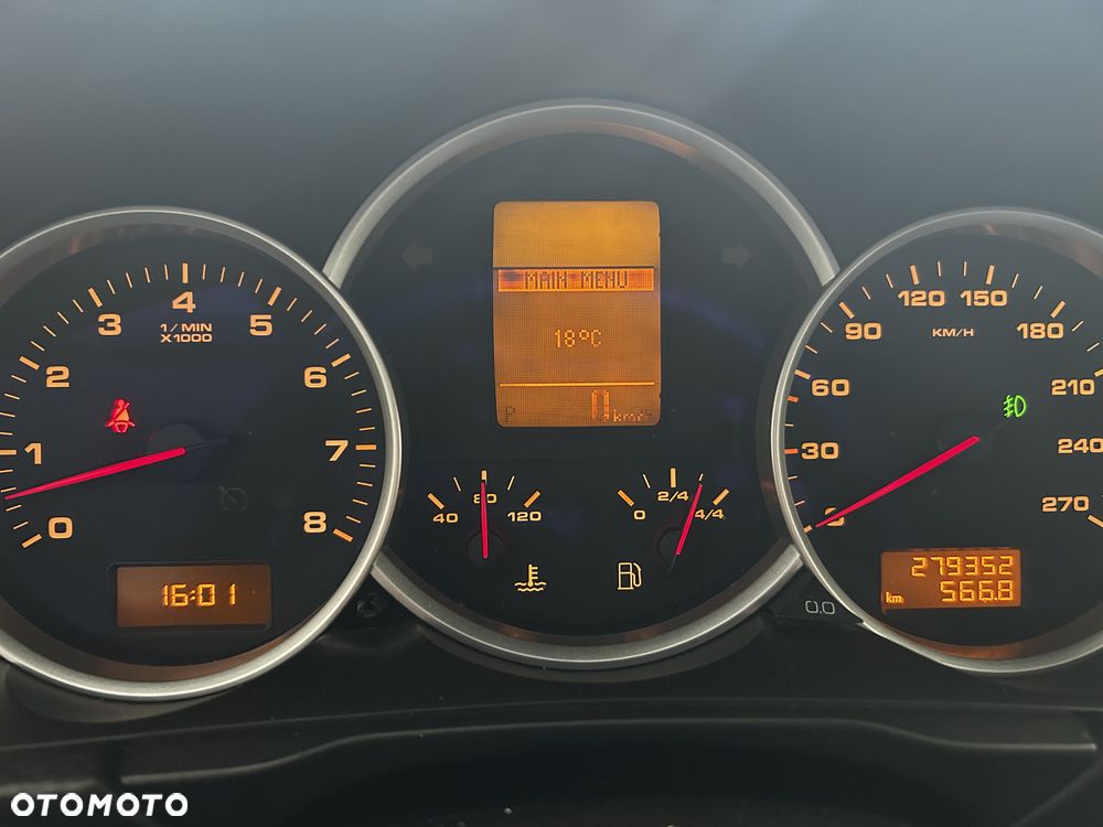 Porsche Cayenne - 4