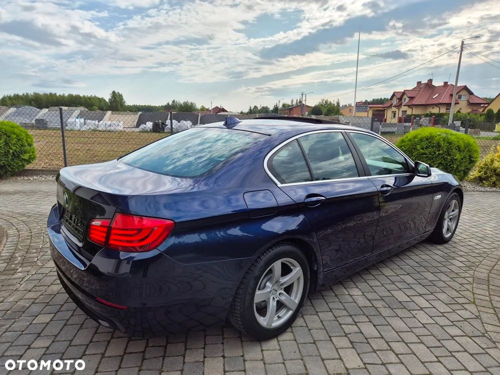 BMW Seria 5 528i - 5