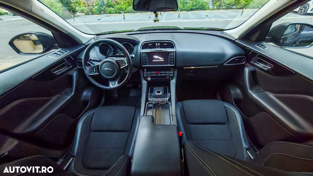 Jaguar F-Pace 25d AWD R-Sport - 9