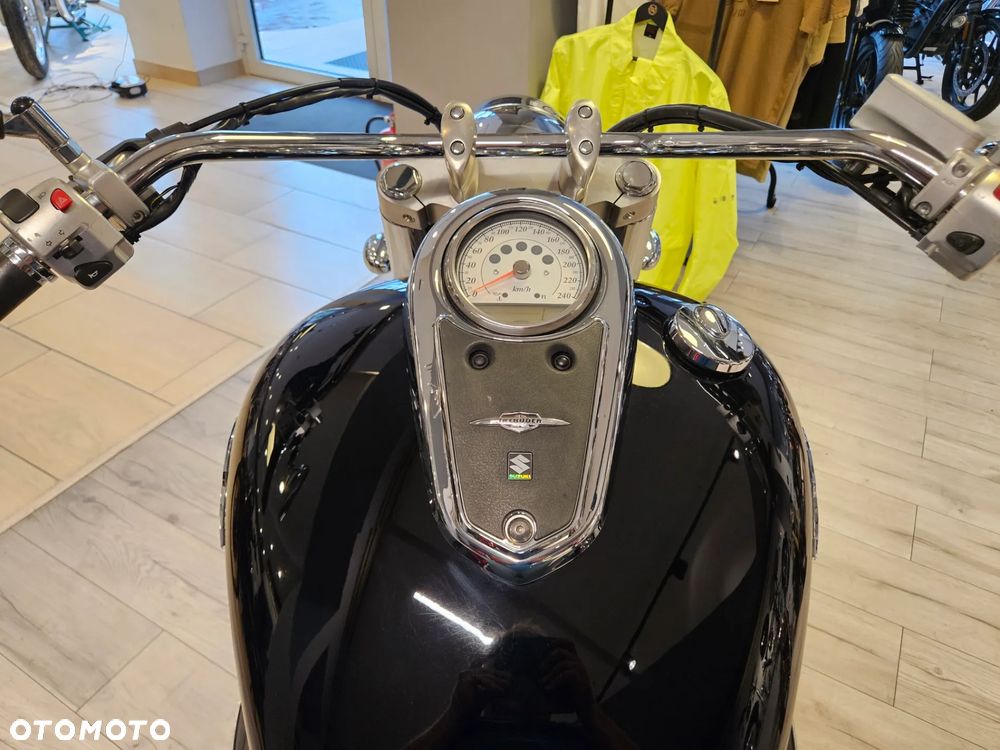 Suzuki Intruder - 9