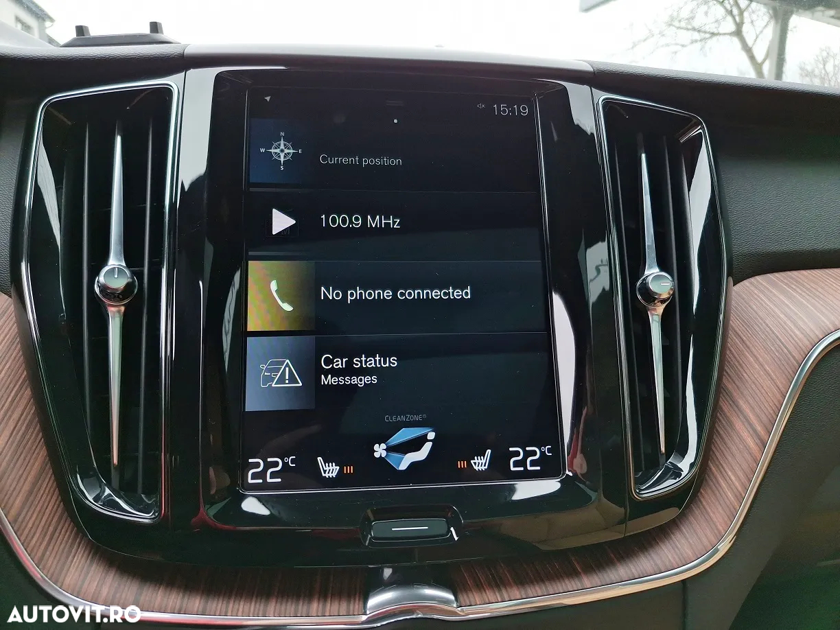 Volvo XC 60 T8 Twin Engine AWD Momentum Pro - 17