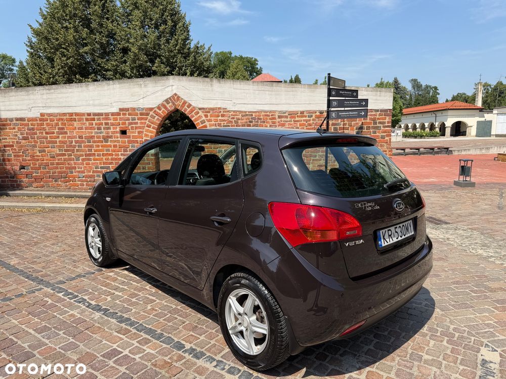 Kia Venga - 14